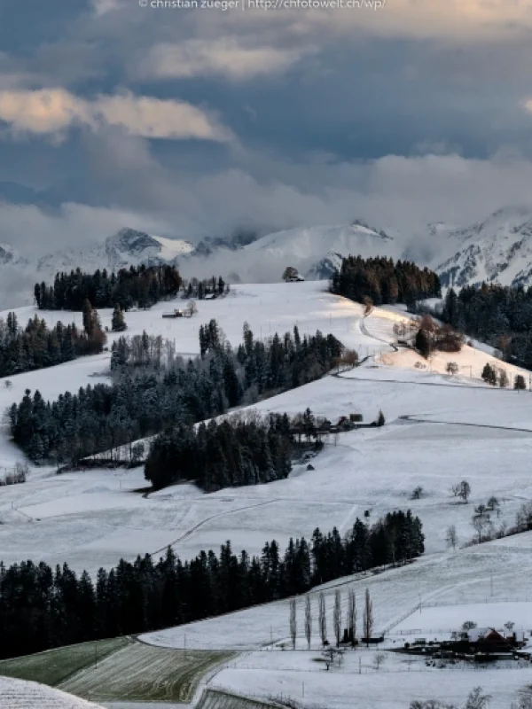 https://www.fotocommunity.de/photo/schwarzenburgerland-im-winter-christian-zueger/40748636